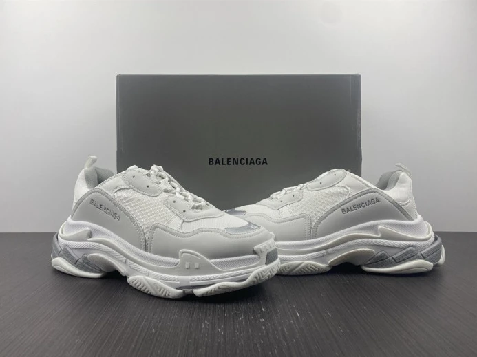HighQuality triples trainer sneakers 2272