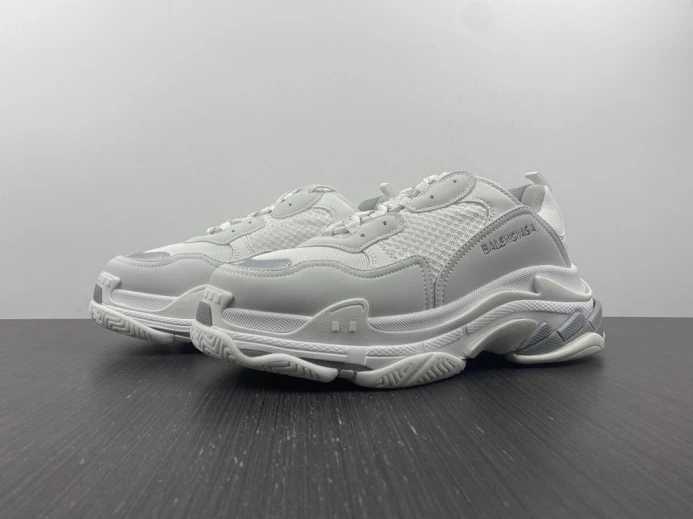 HighQuality triples trainer sneakers 2272
