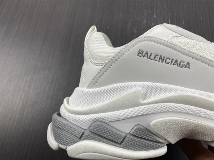 HighQuality triples trainer sneakers 2272