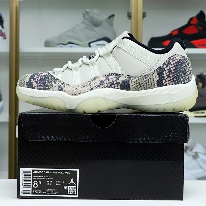 Kimikick AIR JORDAN 11 LOW SNAKESKIN LIGHT BONE Popular 1939
