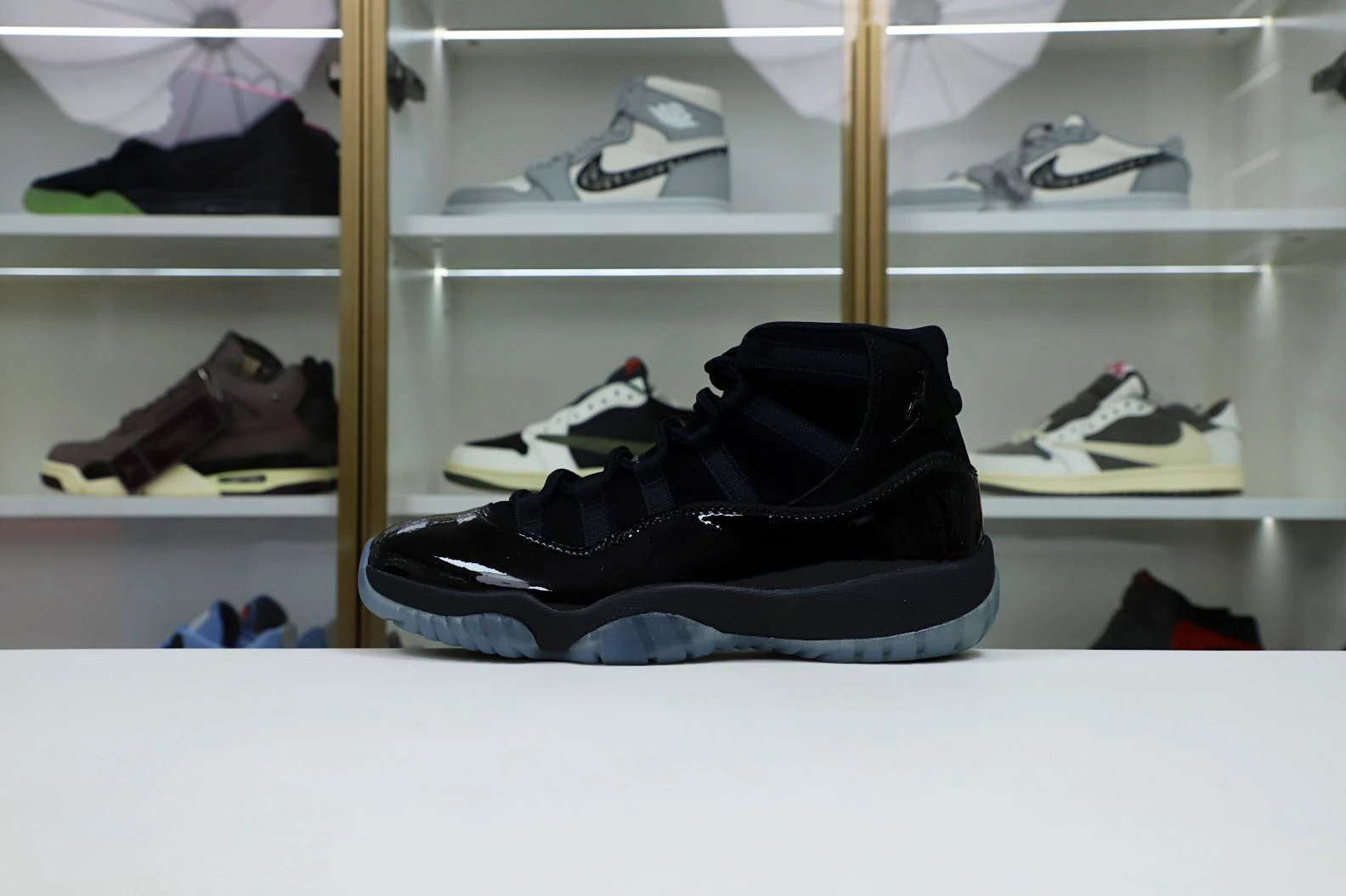 Kimikick AIR JORDAN 11 RETRO 'CAP AND GOWN' Comfortable 1966