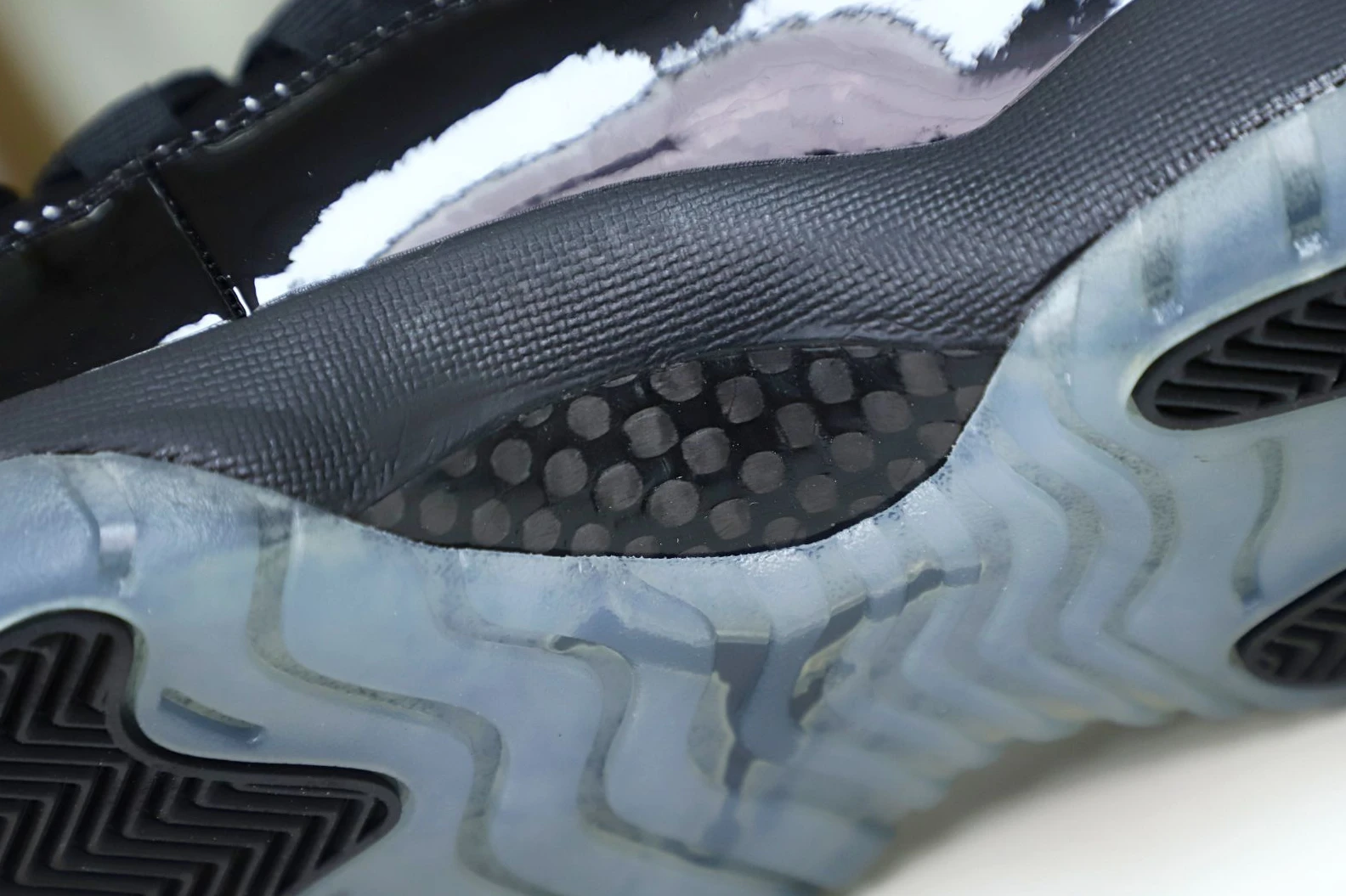 Kimikick AIR JORDAN 11 RETRO 'CAP AND GOWN' Comfortable 1966