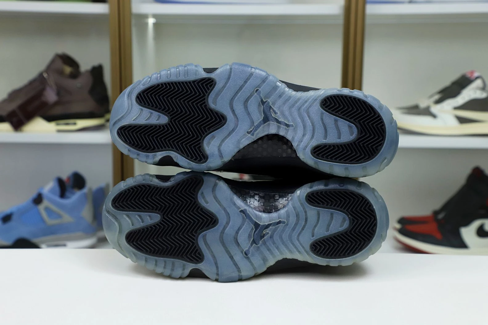 Kimikick AIR JORDAN 11 RETRO 'CAP AND GOWN' Comfortable 1966