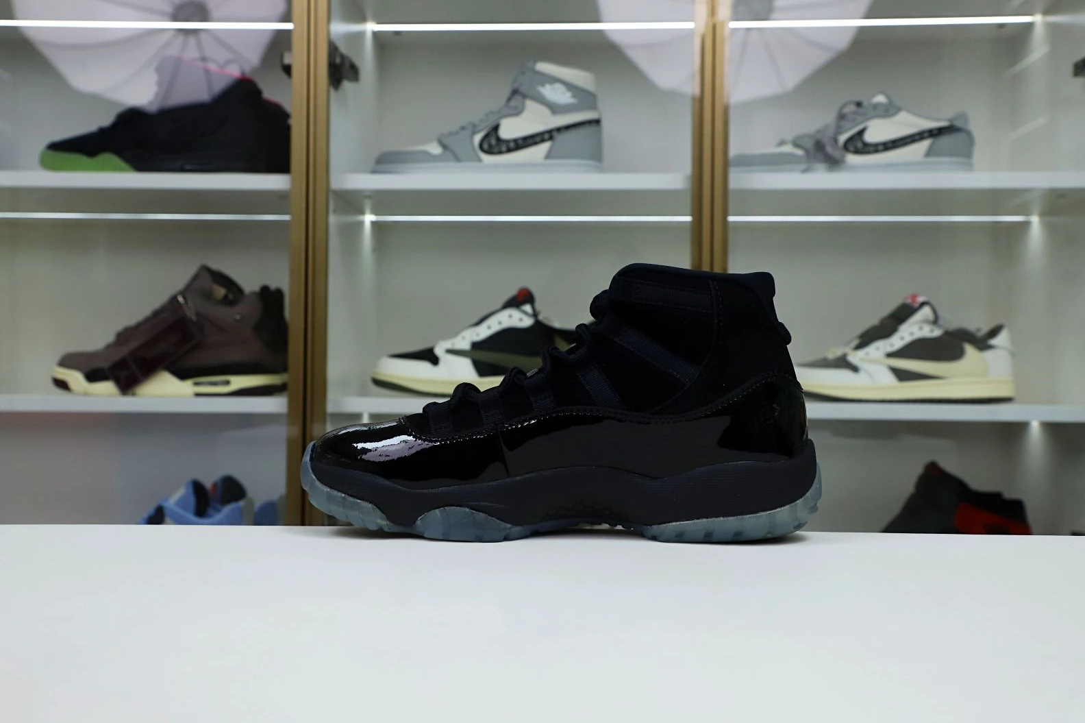 Kimikick AIR JORDAN 11 RETRO 'CAP AND GOWN' Comfortable 1966