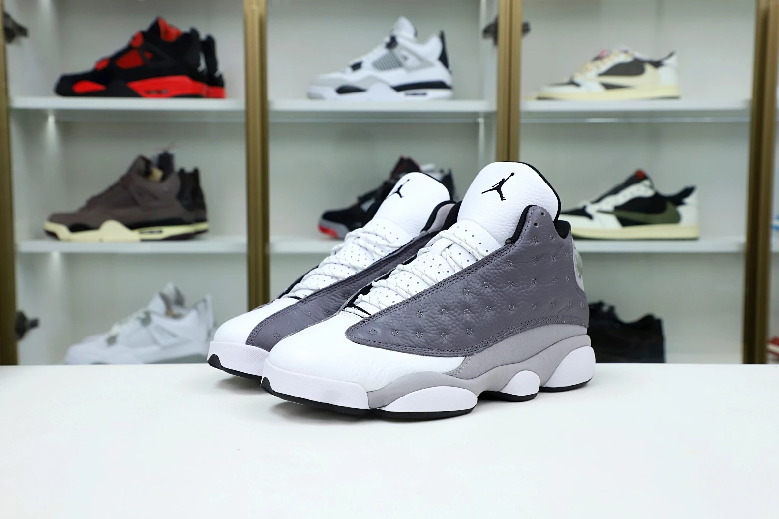 Kimikick AIR JORDAN 13 RETRO 'ATMOSPHERE GREY' -414571- Trendy 1929