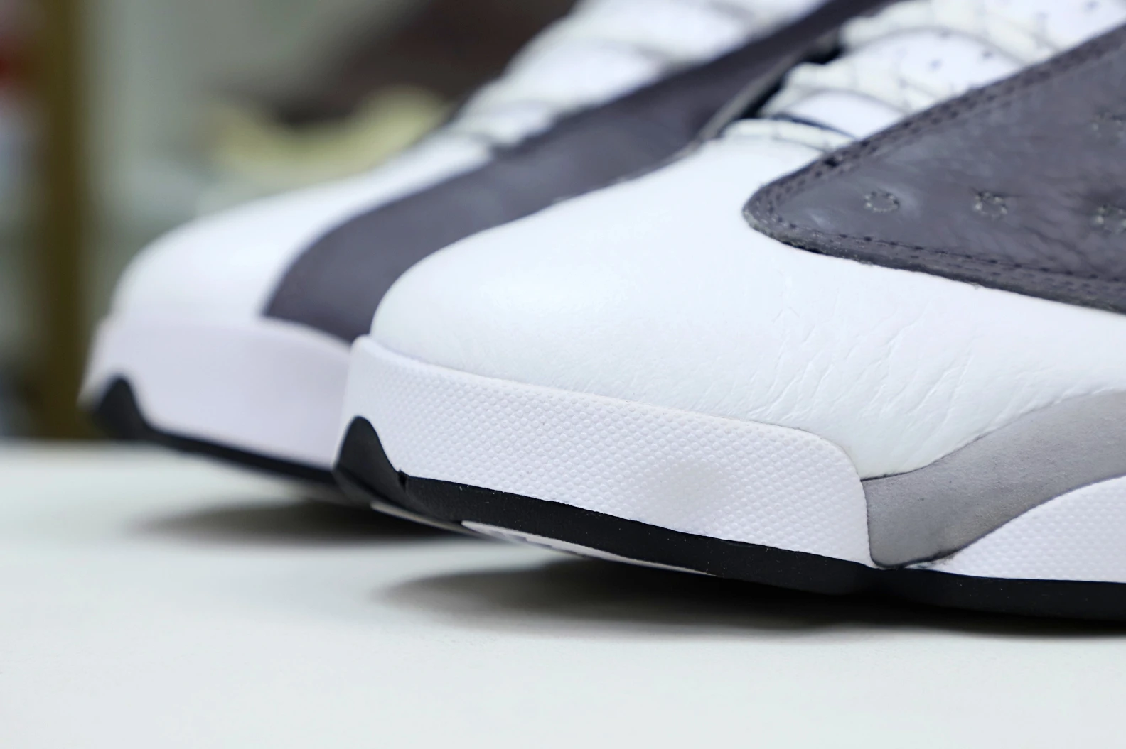 Kimikick AIR JORDAN 13 RETRO 'ATMOSPHERE GREY' -414571- Trendy 1929