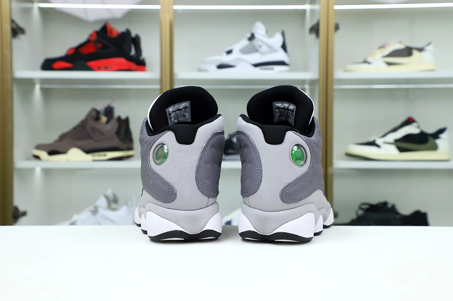 Kimikick AIR JORDAN 13 RETRO 'ATMOSPHERE GREY' -414571- Trendy 1929