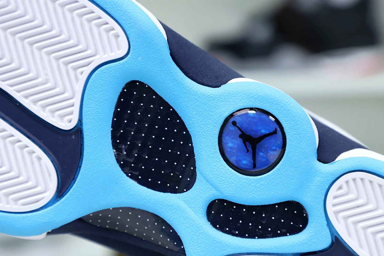 Kimikick AIR JORDAN 13 RETRO WHITE OBSIDIAN POWDER BLUE 414571- SportInspired 1937