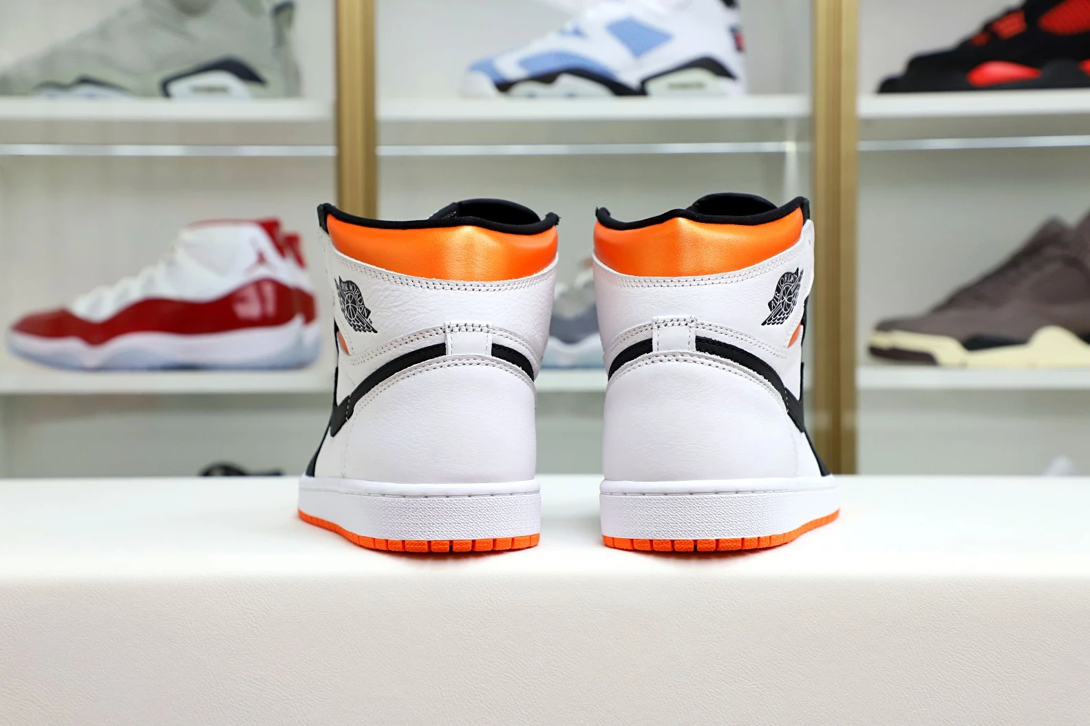 Kimikick Air Jordan 1 Retro High OG Electro Orange' Trendy 1972