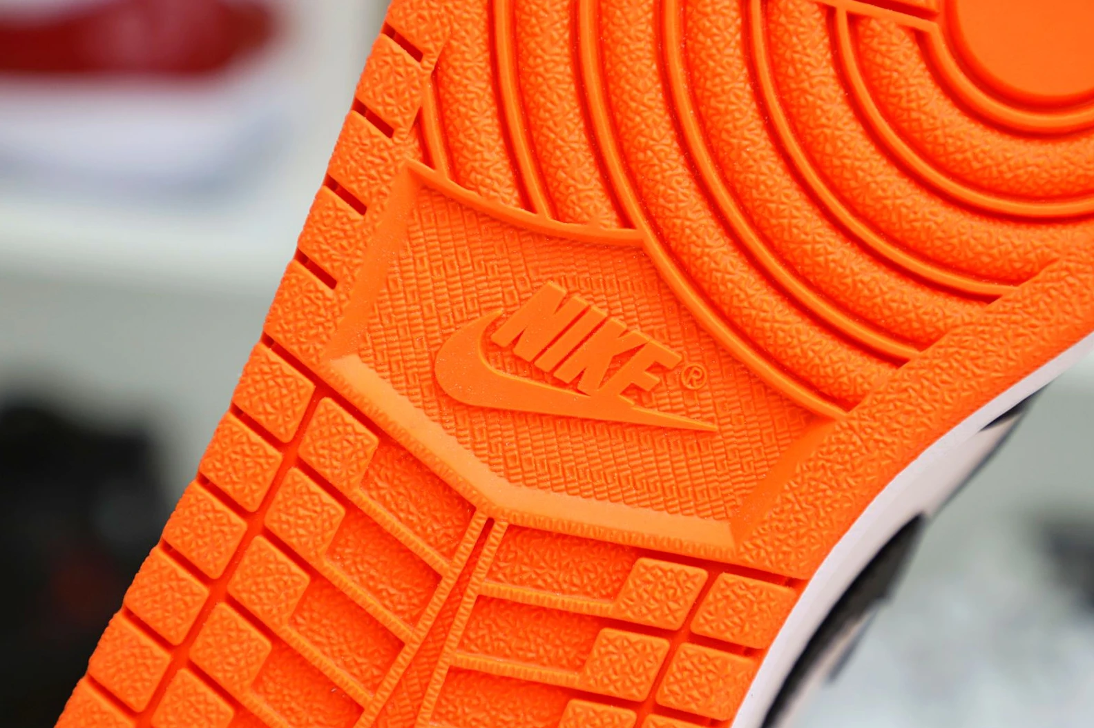 Kimikick Air Jordan 1 Retro High OG Electro Orange' Trendy 1972