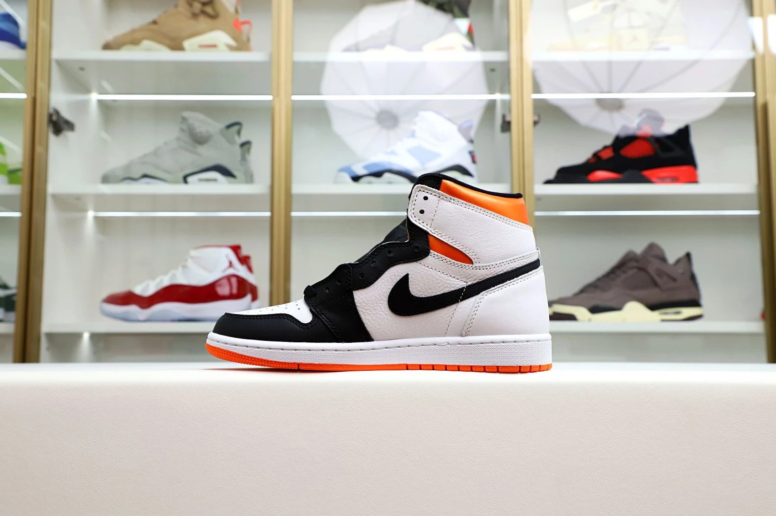 Kimikick Air Jordan 1 Retro High OG Electro Orange' Trendy 1972