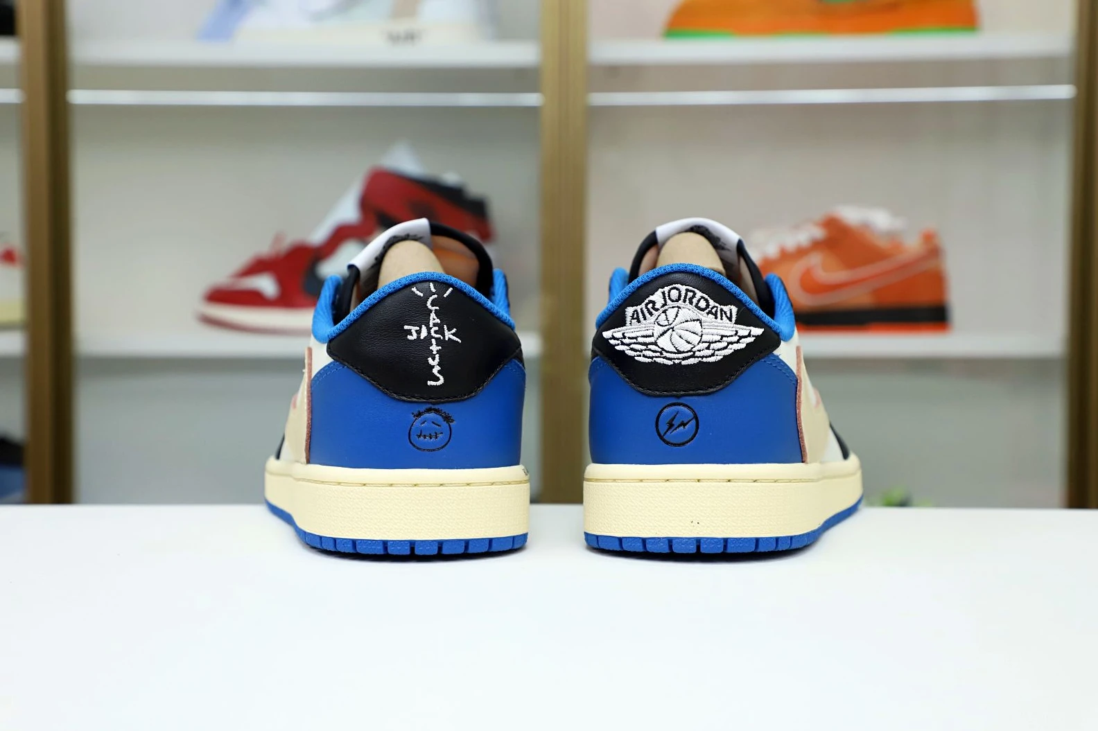 Kimikick FRAGMENT DESIGN X TRAVIS SCOTT X AIR JORDAN 1 LOW GoodFit 1938