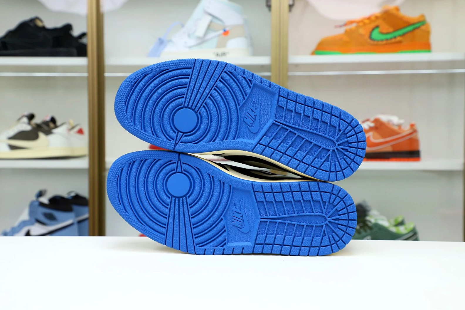 Kimikick FRAGMENT DESIGN X TRAVIS SCOTT X AIR JORDAN 1 LOW GoodFit 1938