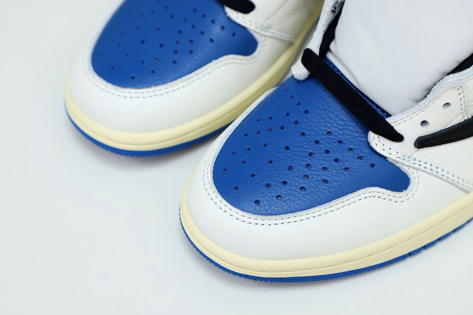Kimikick FRAGMENT DESIGN X TRAVIS SCOTT X AIR JORDAN 1 RETRO HIGH WellDesigned 1935