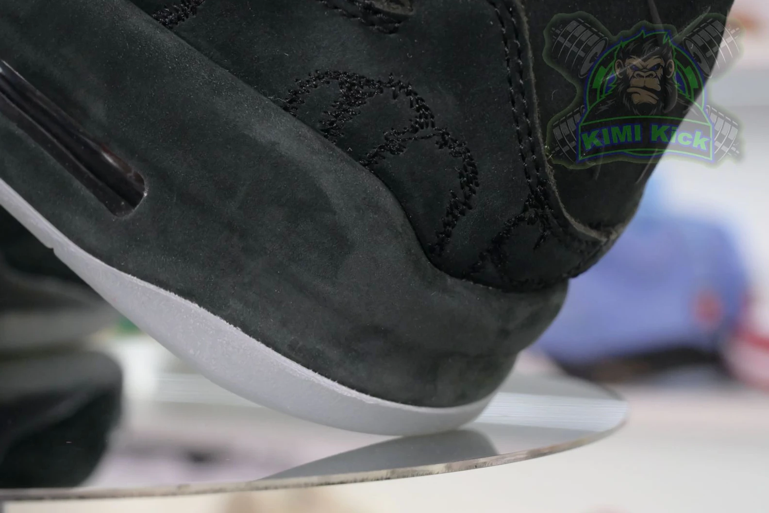 Kimikick Jordan Air Jordan 4 kaws black StreetReady 1905