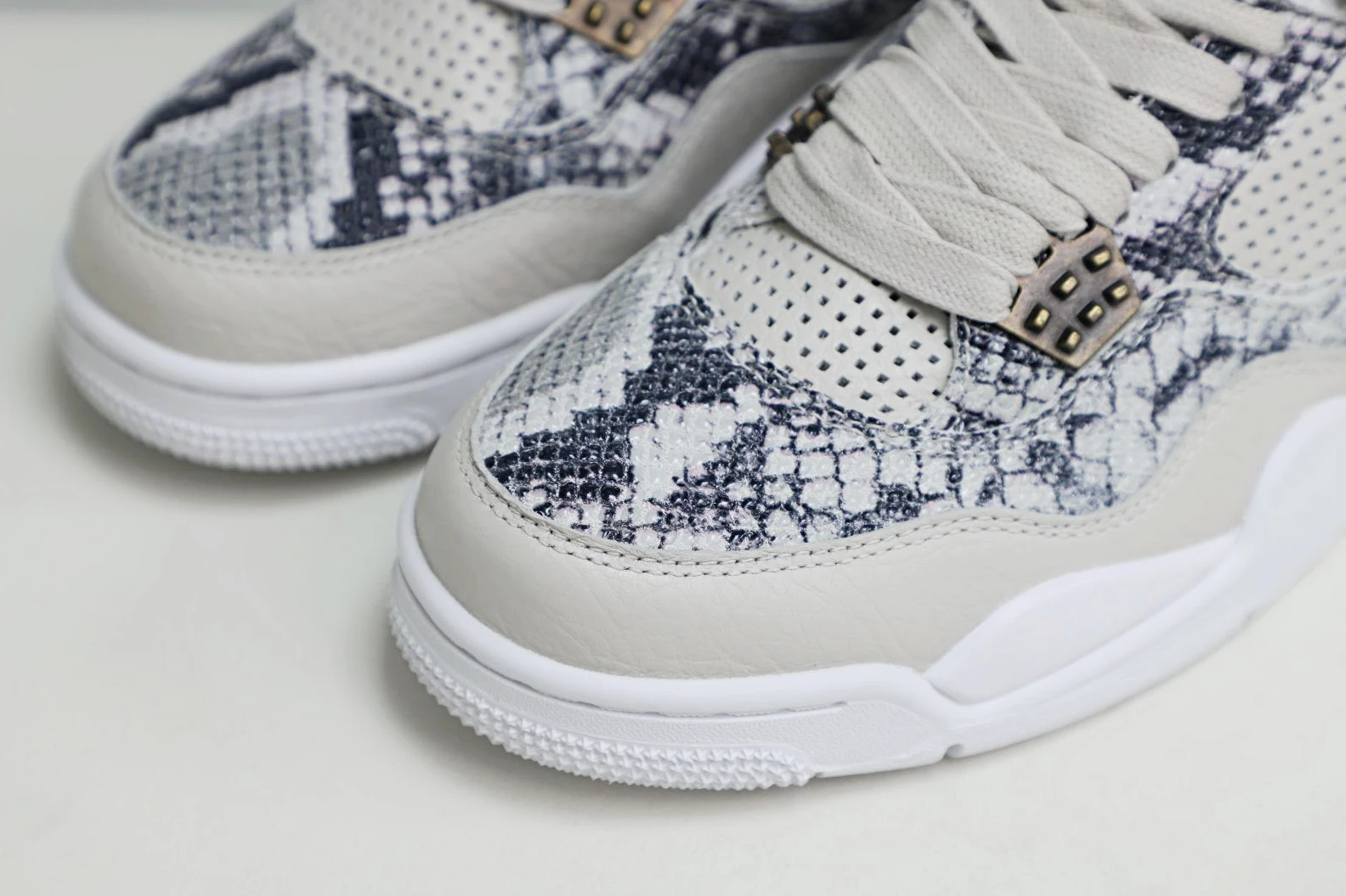 Kimikick Jordan Air Jordan 4 retro snakeskin Trendy 1898