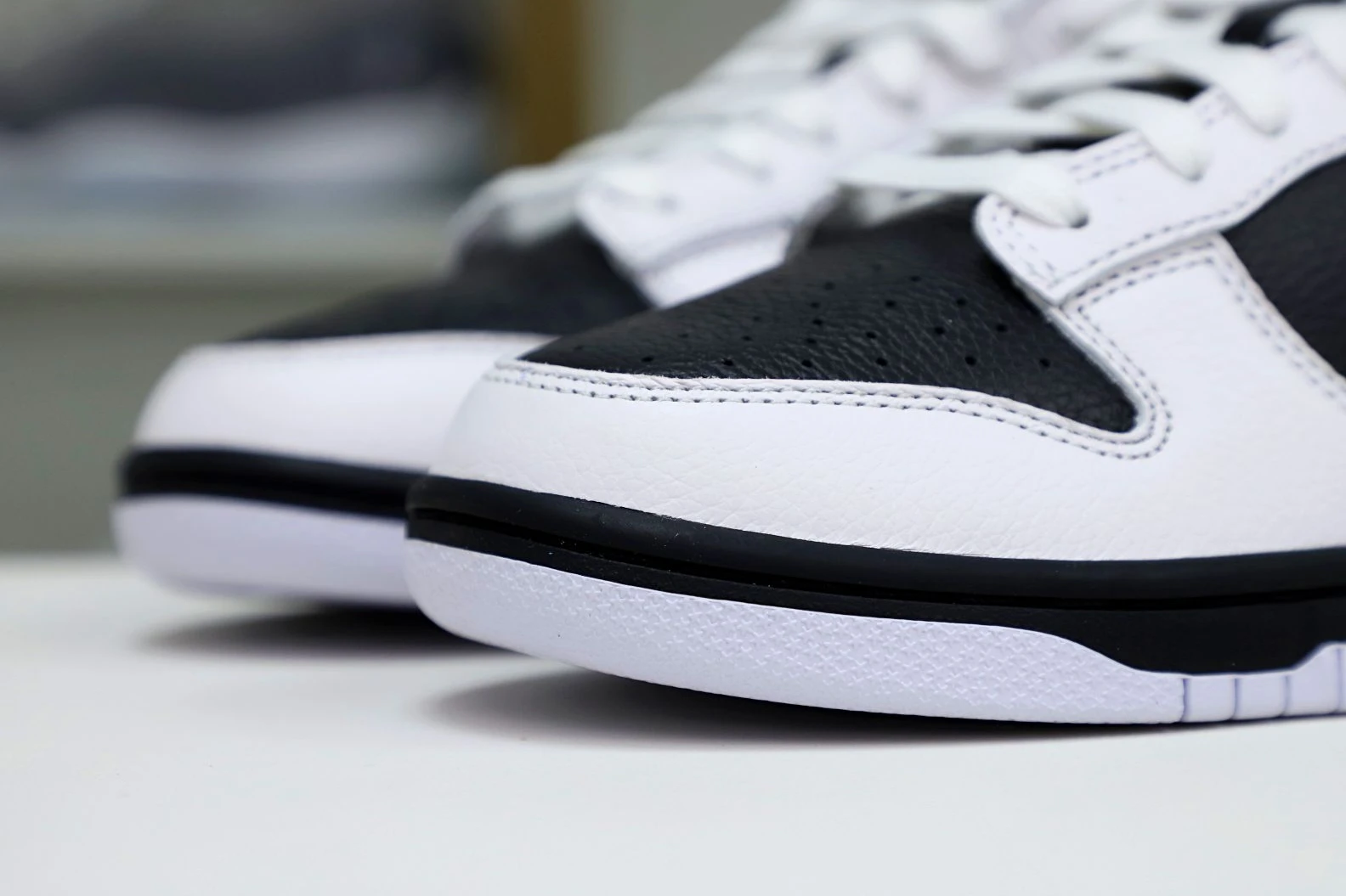 Kimikick NIKE DUNK LOW RETRO REVERSE PANDA - FD9064- AllSeason 3511