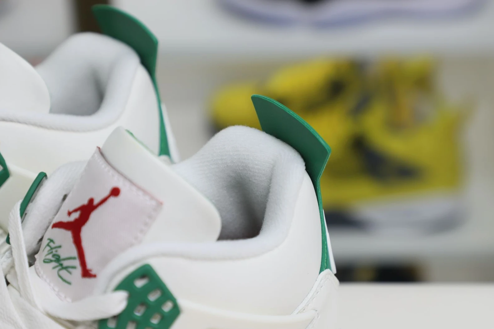 Kimikick NIKE SB X AIR JORDAN 4 RETRO 'PINE GREEN' HighQuality 2966