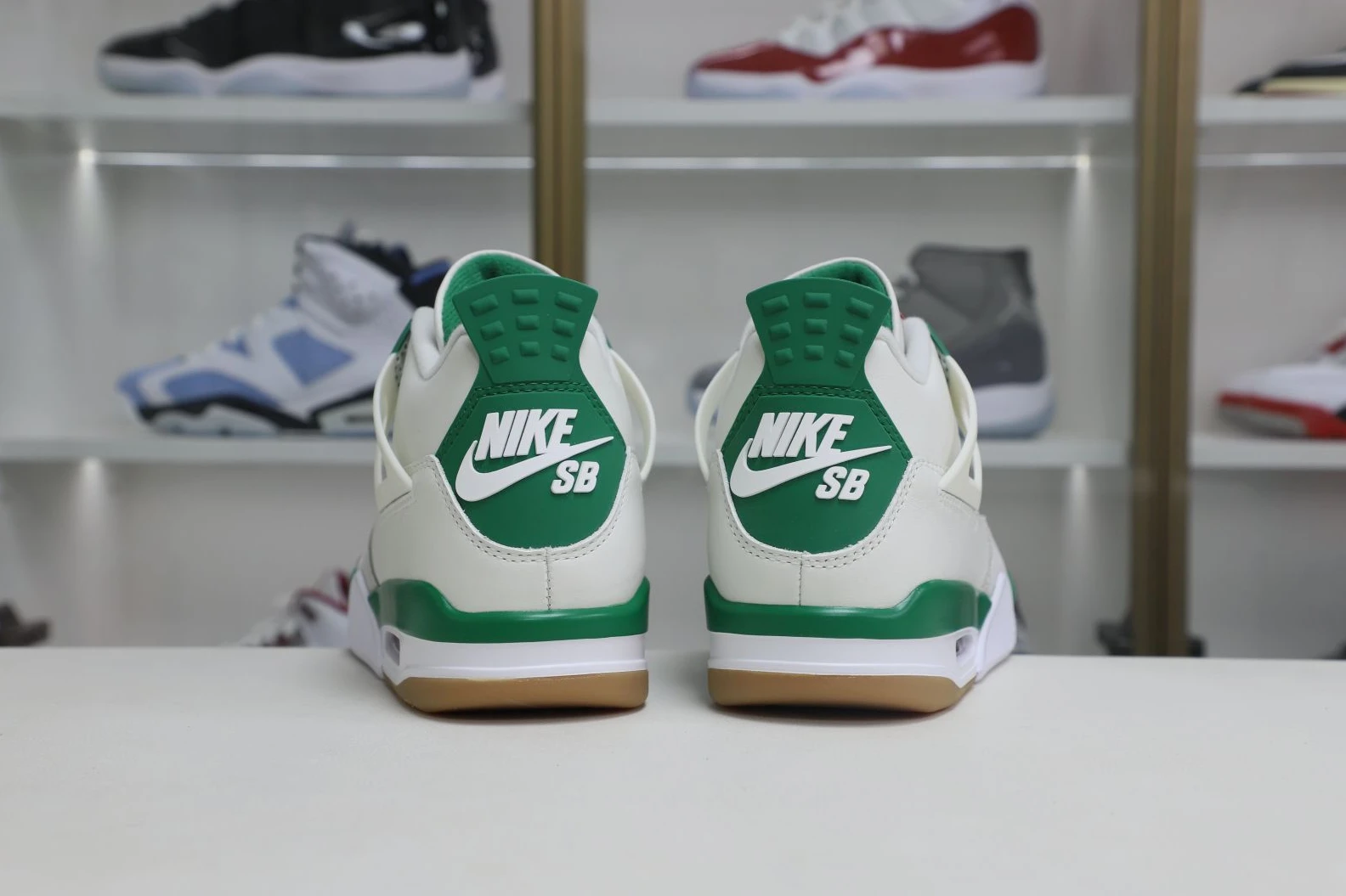 Kimikick NIKE SB X AIR JORDAN 4 RETRO 'PINE GREEN' HighQuality 2966