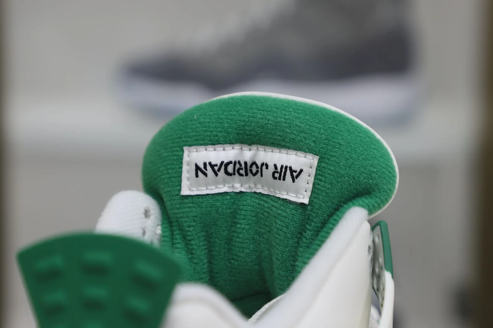 Kimikick NIKE SB X AIR JORDAN 4 RETRO 'PINE GREEN' HighQuality 2966