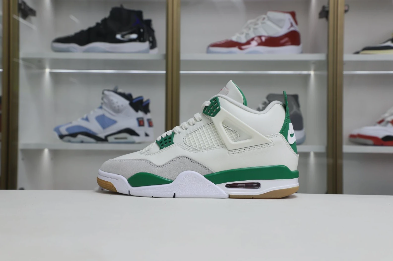 Kimikick NIKE SB X AIR JORDAN 4 RETRO 'PINE GREEN' HighQuality 2966