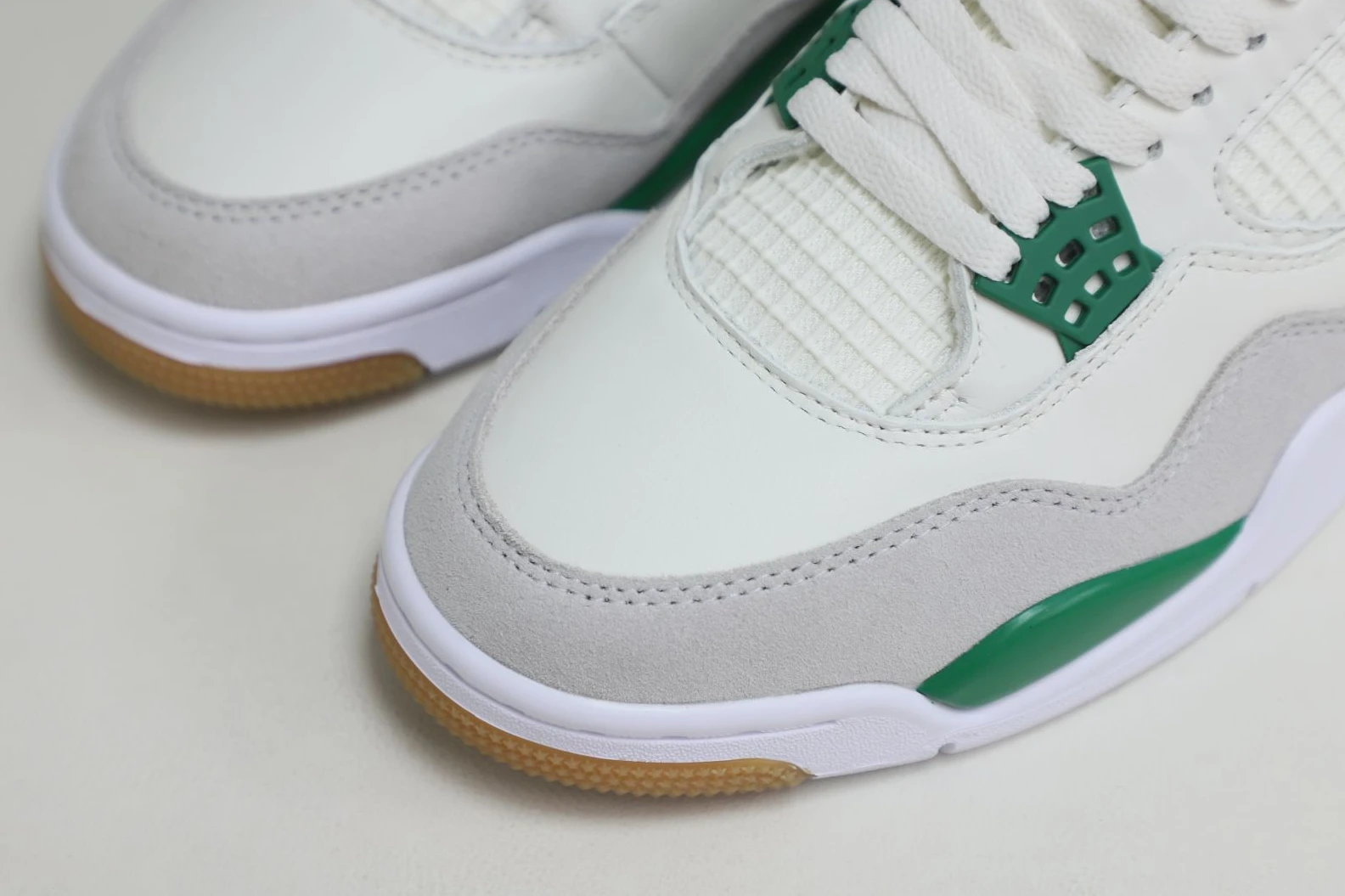 Kimikick NIKE SB X AIR JORDAN 4 RETRO 'PINE GREEN' HighQuality 2966