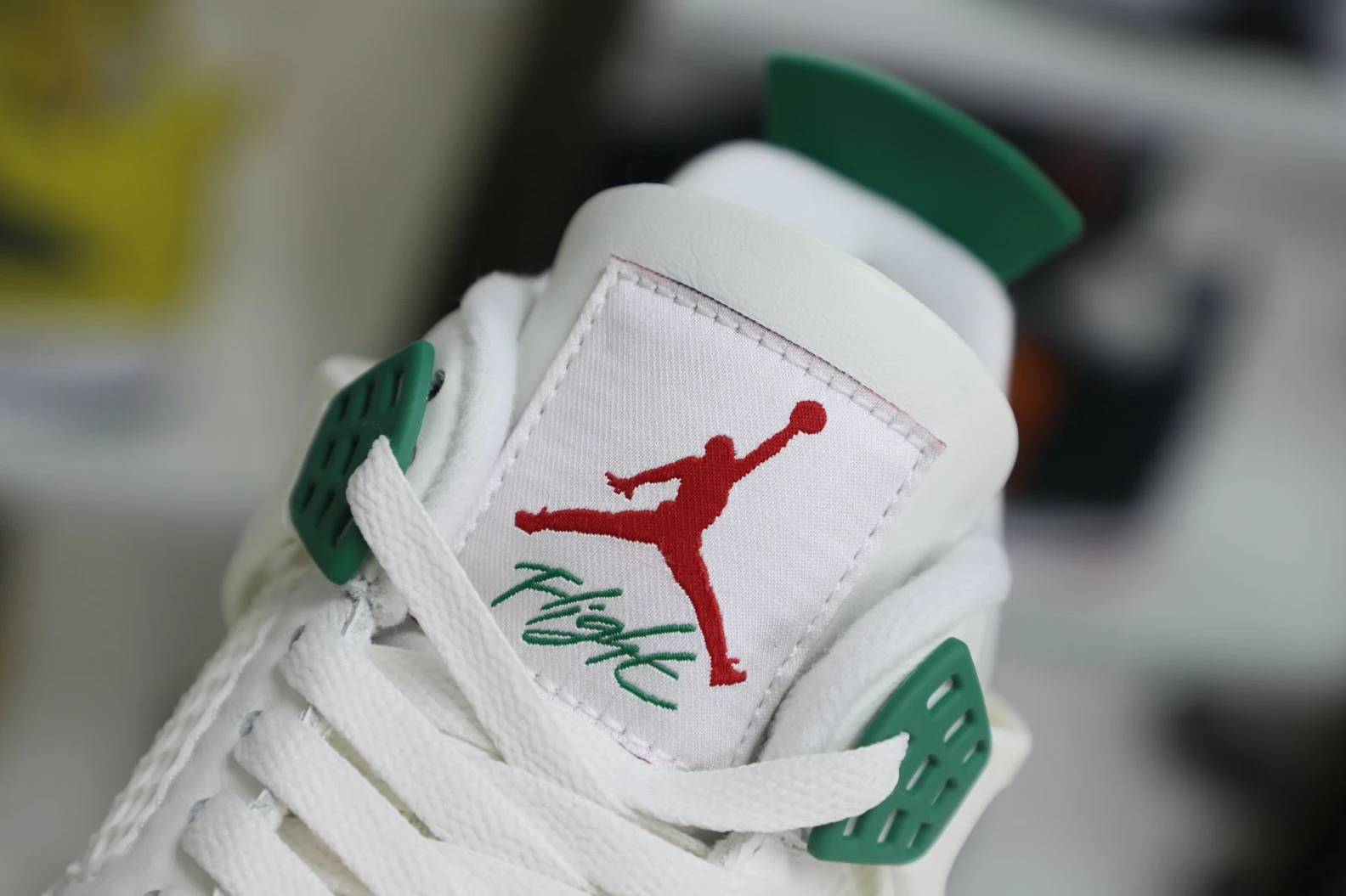 Kimikick NIKE SB X AIR JORDAN 4 RETRO 'PINE GREEN' HighQuality 2966