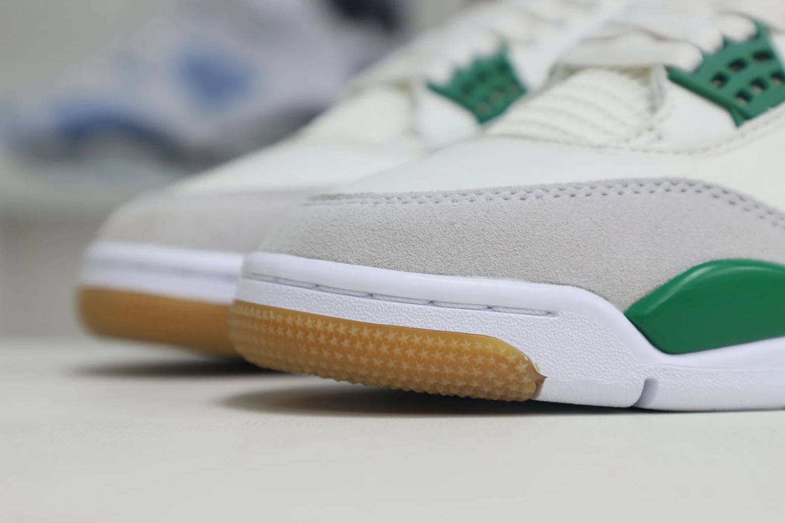 Kimikick NIKE SB X AIR JORDAN 4 RETRO 'PINE GREEN' HighQuality 2966