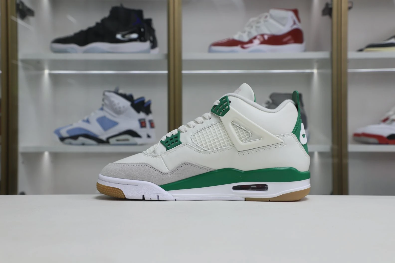 Kimikick NIKE SB X AIR JORDAN 4 RETRO 'PINE GREEN' HighQuality 2966