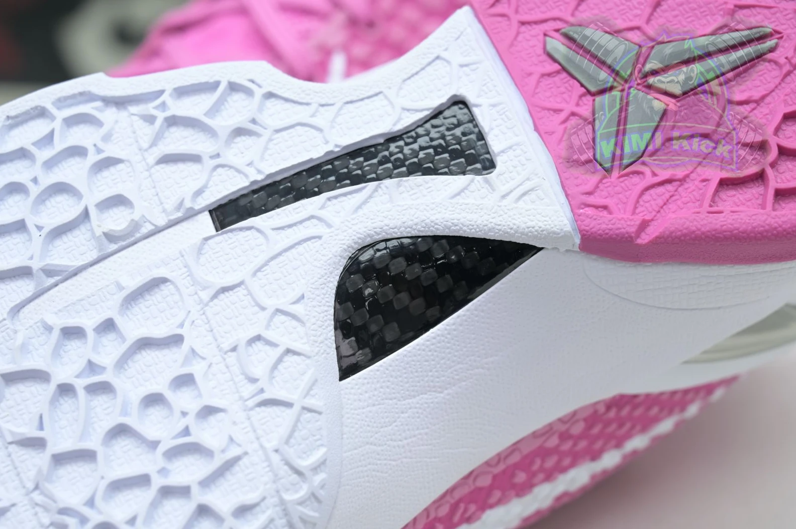 Kimikick Nike Zoom Kobe 6 Kay Yow Think Pink UrbanStyle 3404