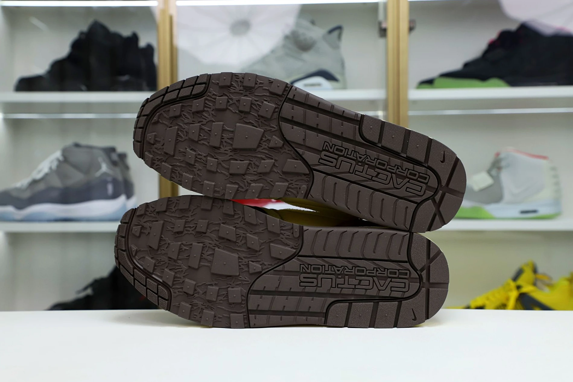 Kimikick TRAVIS SCOTT NIKE AIR MAX 1 READY HighQuality 3517