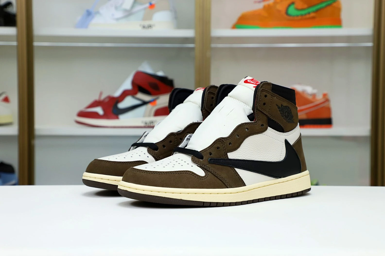Kimikick TRAVIS SCOTT X AIR JORDAN 1 RETRO HIGH OG 'MOCHA' Popular 1989