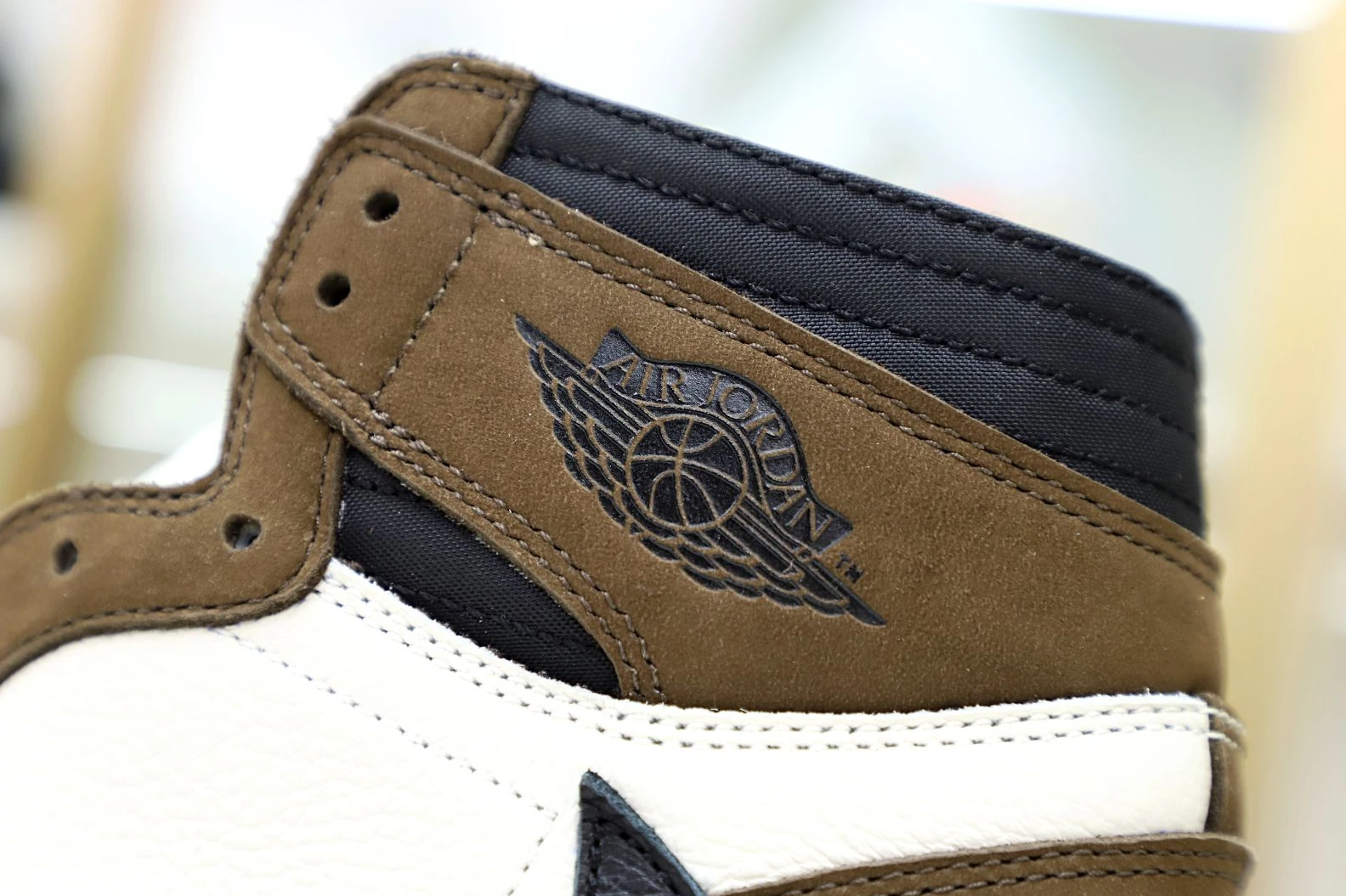 Kimikick TRAVIS SCOTT X AIR JORDAN 1 RETRO HIGH OG 'MOCHA' Popular 1989