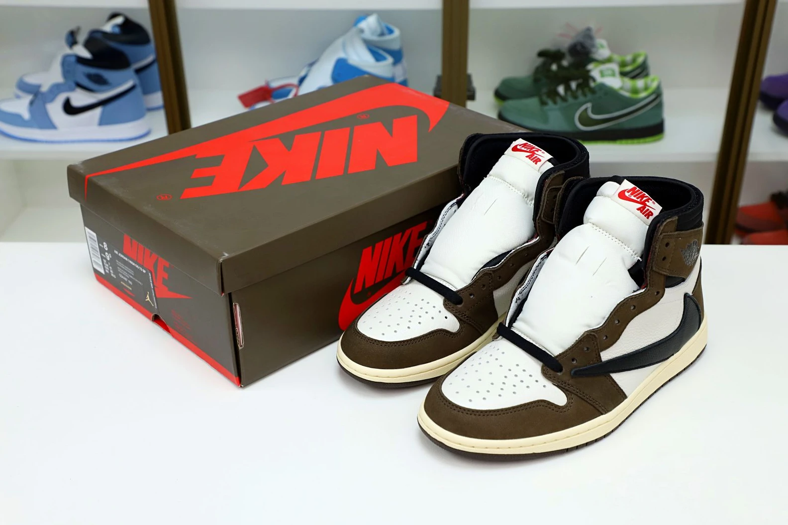 Kimikick TRAVIS SCOTT X AIR JORDAN 1 RETRO HIGH OG 'MOCHA' Popular 1989