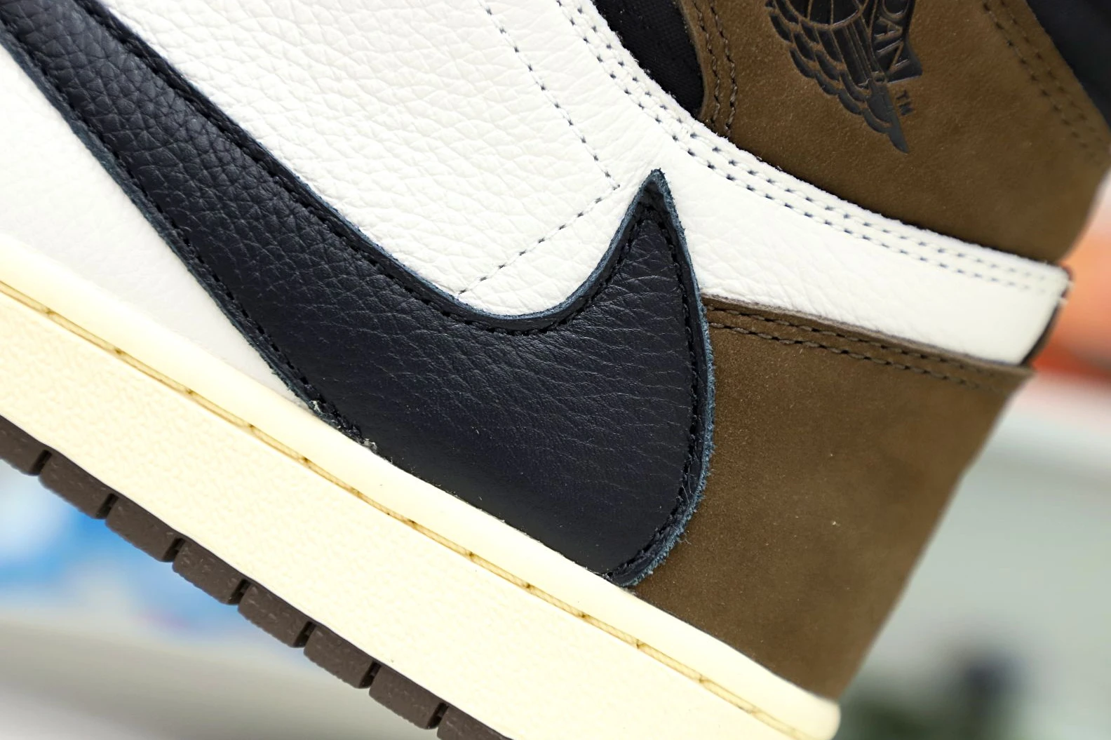 Kimikick TRAVIS SCOTT X AIR JORDAN 1 RETRO HIGH OG 'MOCHA' Popular 1989