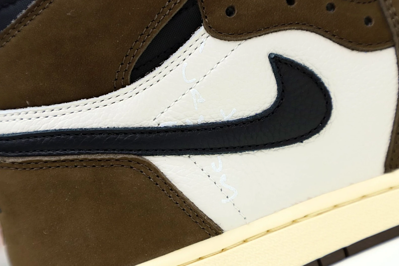 Kimikick TRAVIS SCOTT X AIR JORDAN 1 RETRO HIGH OG 'MOCHA' Popular 1989