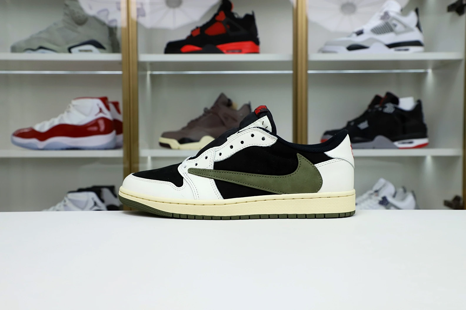 Kimikick TRAVIS SCOTT X NIKE AIR JORDAN 1 LOW OG “Olive” WellDesigned 3484