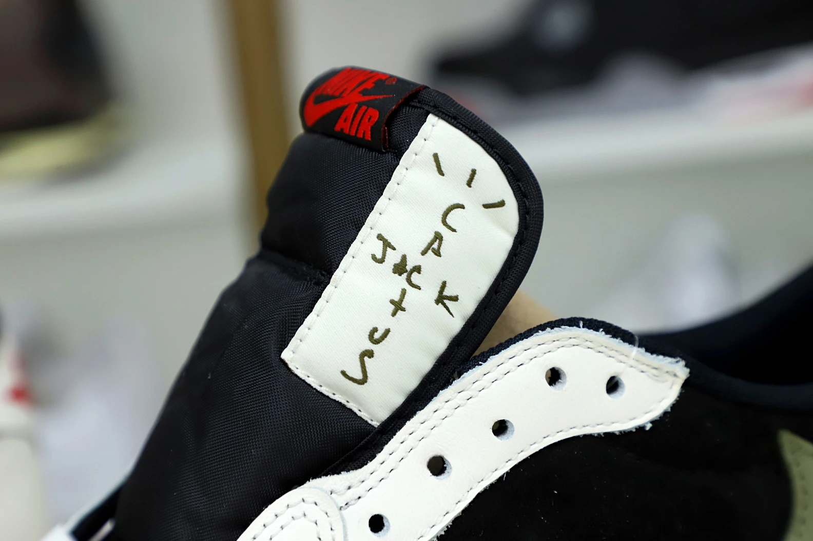 Kimikick TRAVIS SCOTT X NIKE AIR JORDAN 1 LOW OG “Olive” WellDesigned 3484