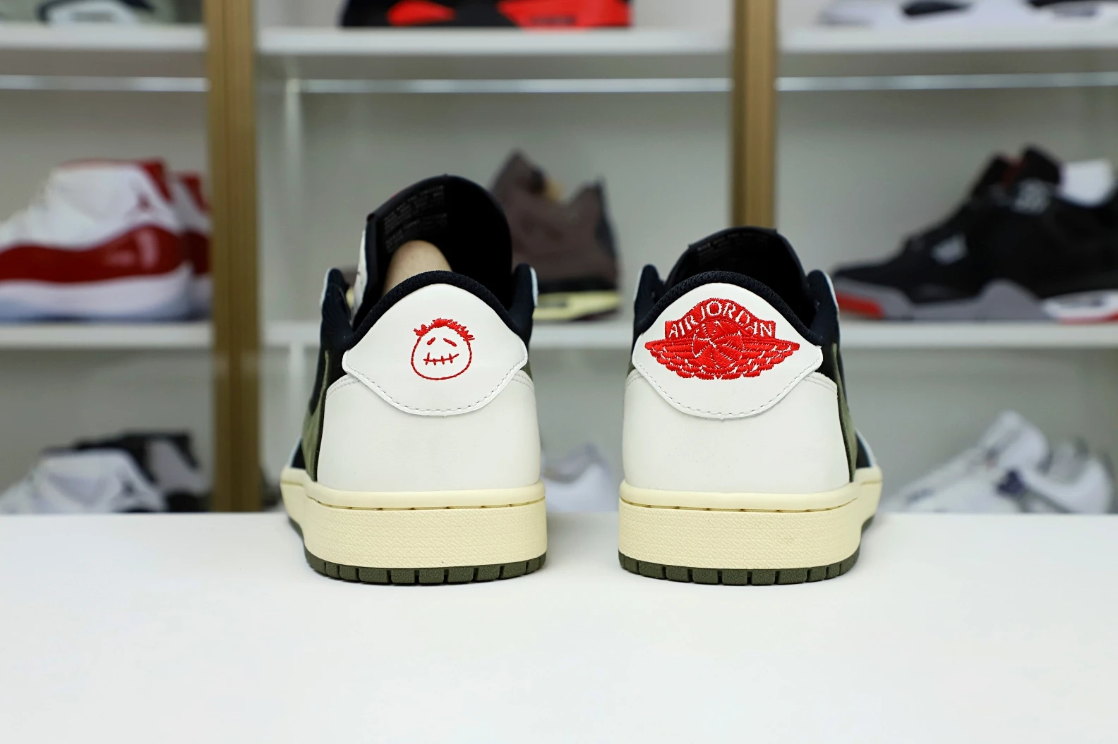 Kimikick TRAVIS SCOTT X NIKE AIR JORDAN 1 LOW OG “Olive” WellDesigned 3484