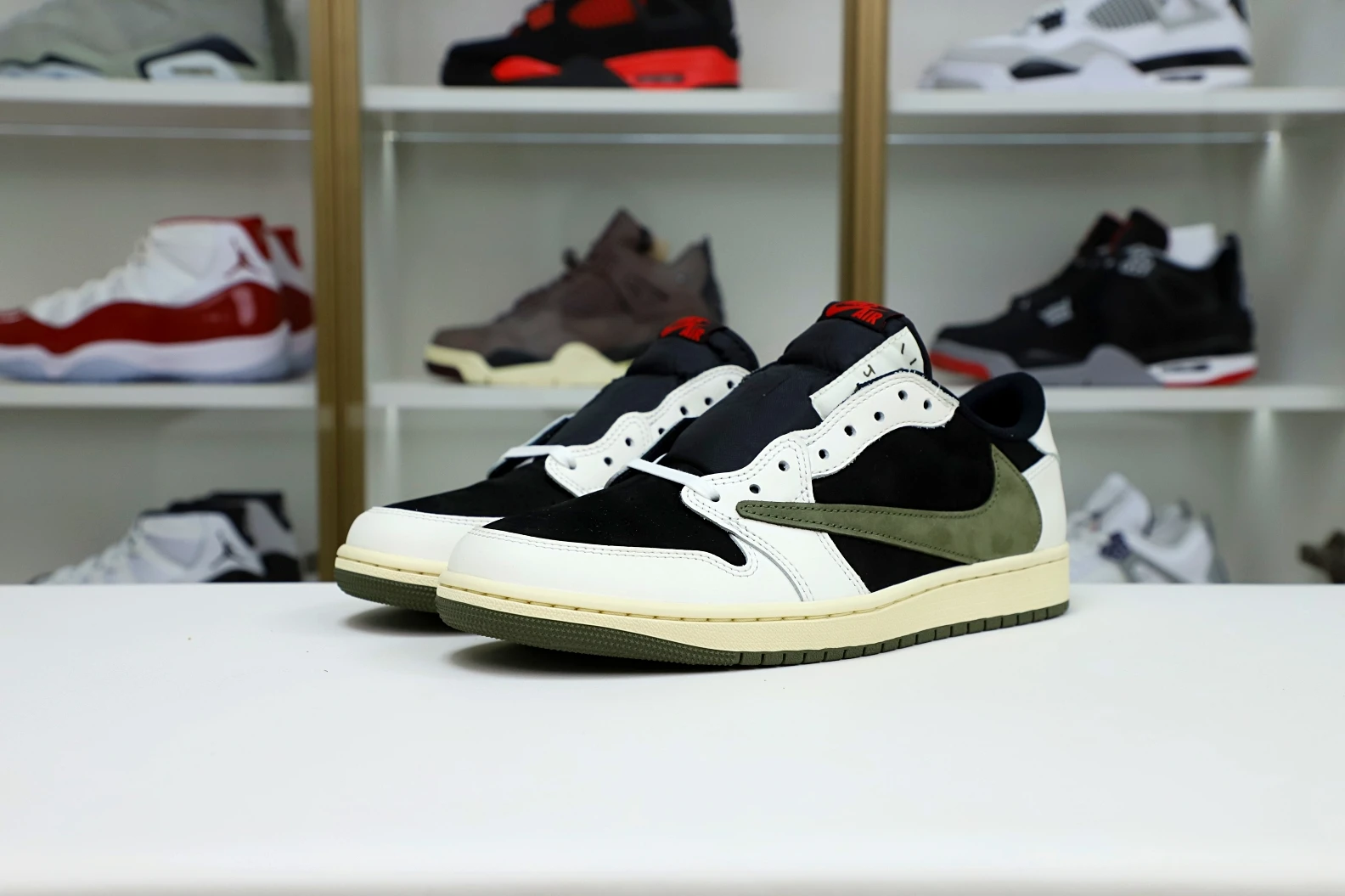Kimikick TRAVIS SCOTT X NIKE AIR JORDAN 1 LOW OG “Olive” WellDesigned 3484
