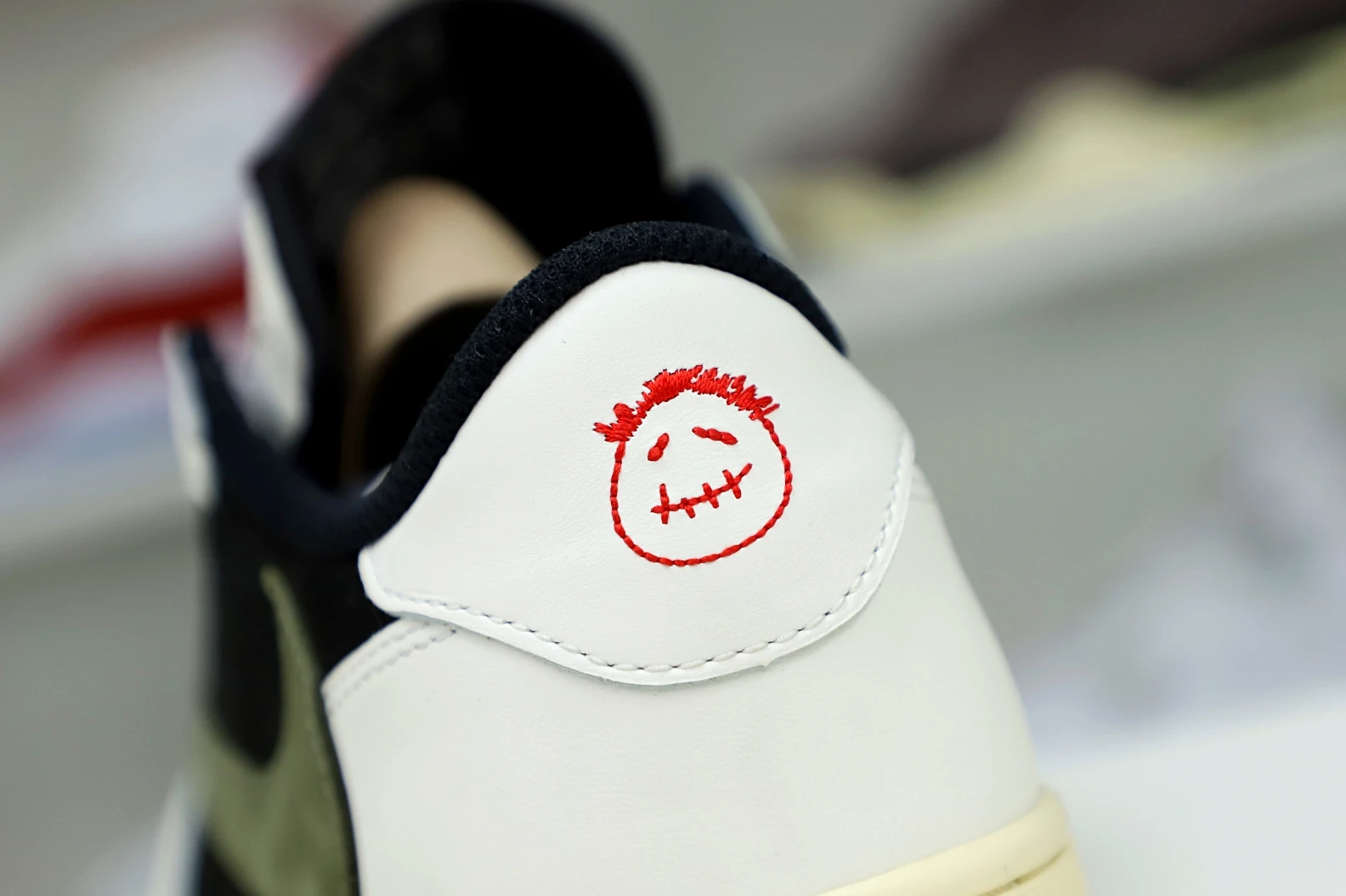Kimikick TRAVIS SCOTT X NIKE AIR JORDAN 1 LOW OG “Olive” WellDesigned 3484