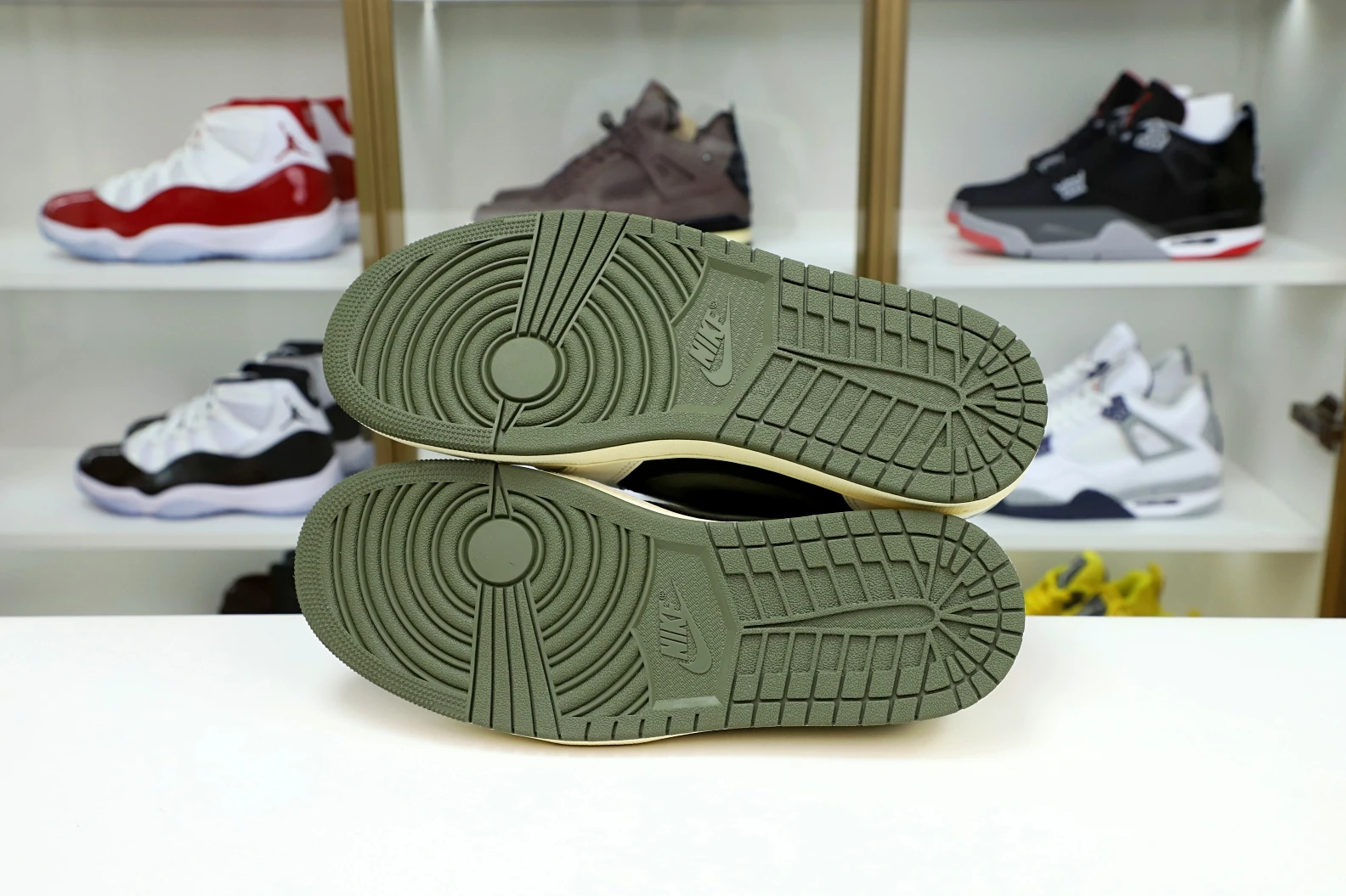 Kimikick TRAVIS SCOTT X NIKE AIR JORDAN 1 LOW OG “Olive” WellDesigned 3484