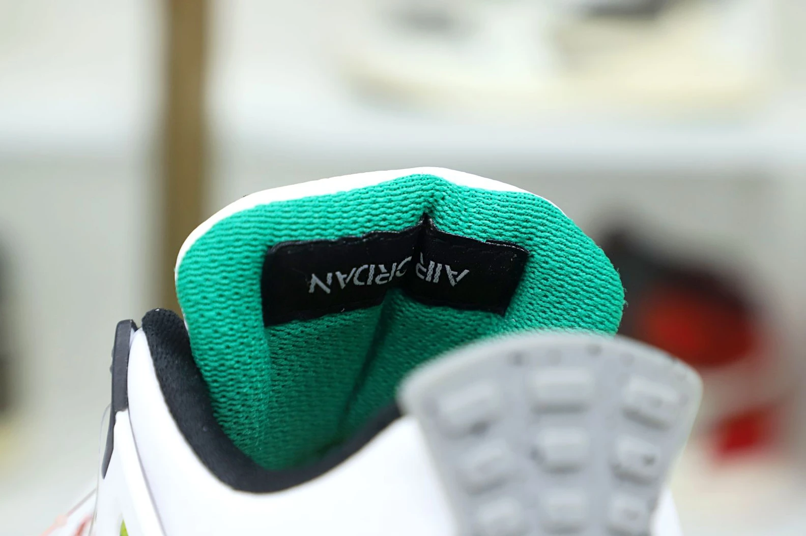 Kimikick WMNS AIR JORDAN 4 RETRO 'RAST EasyMatch 1958