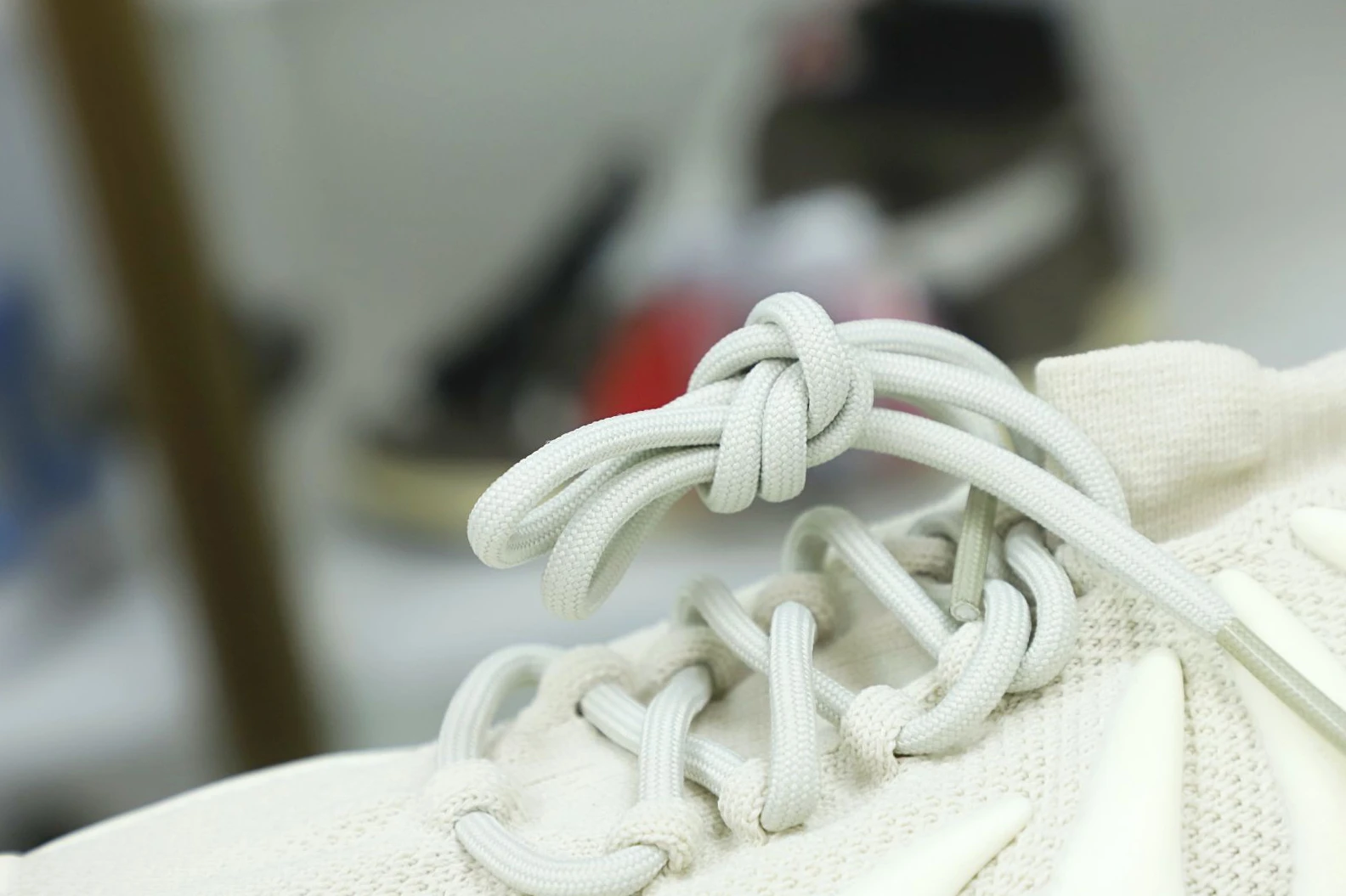 Kimikick YEEZY 450 CLOUD WHITE H Comfortable 24