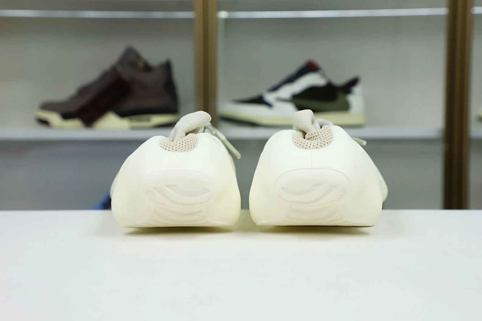Kimikick YEEZY 450 CLOUD WHITE H Comfortable 24