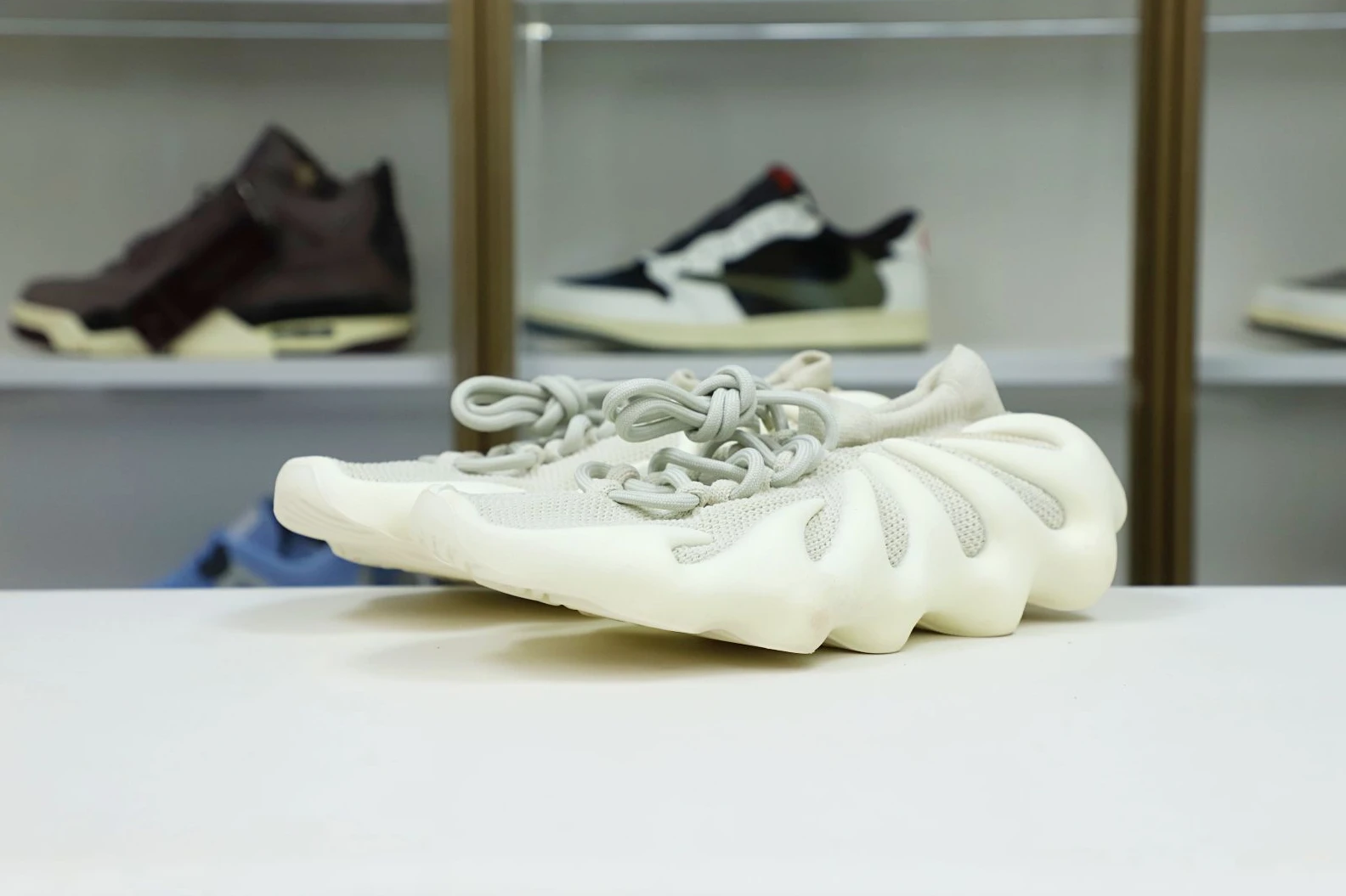 Kimikick YEEZY 450 CLOUD WHITE H Comfortable 24