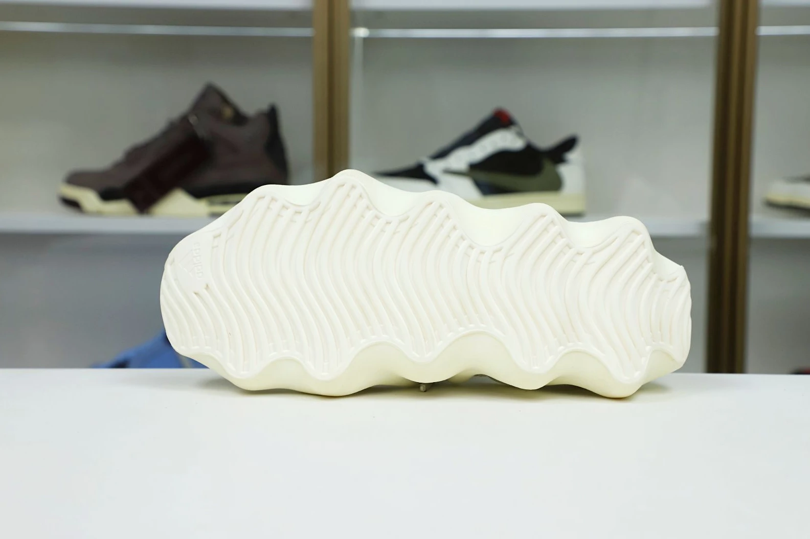 Kimikick YEEZY 450 CLOUD WHITE H Comfortable 24