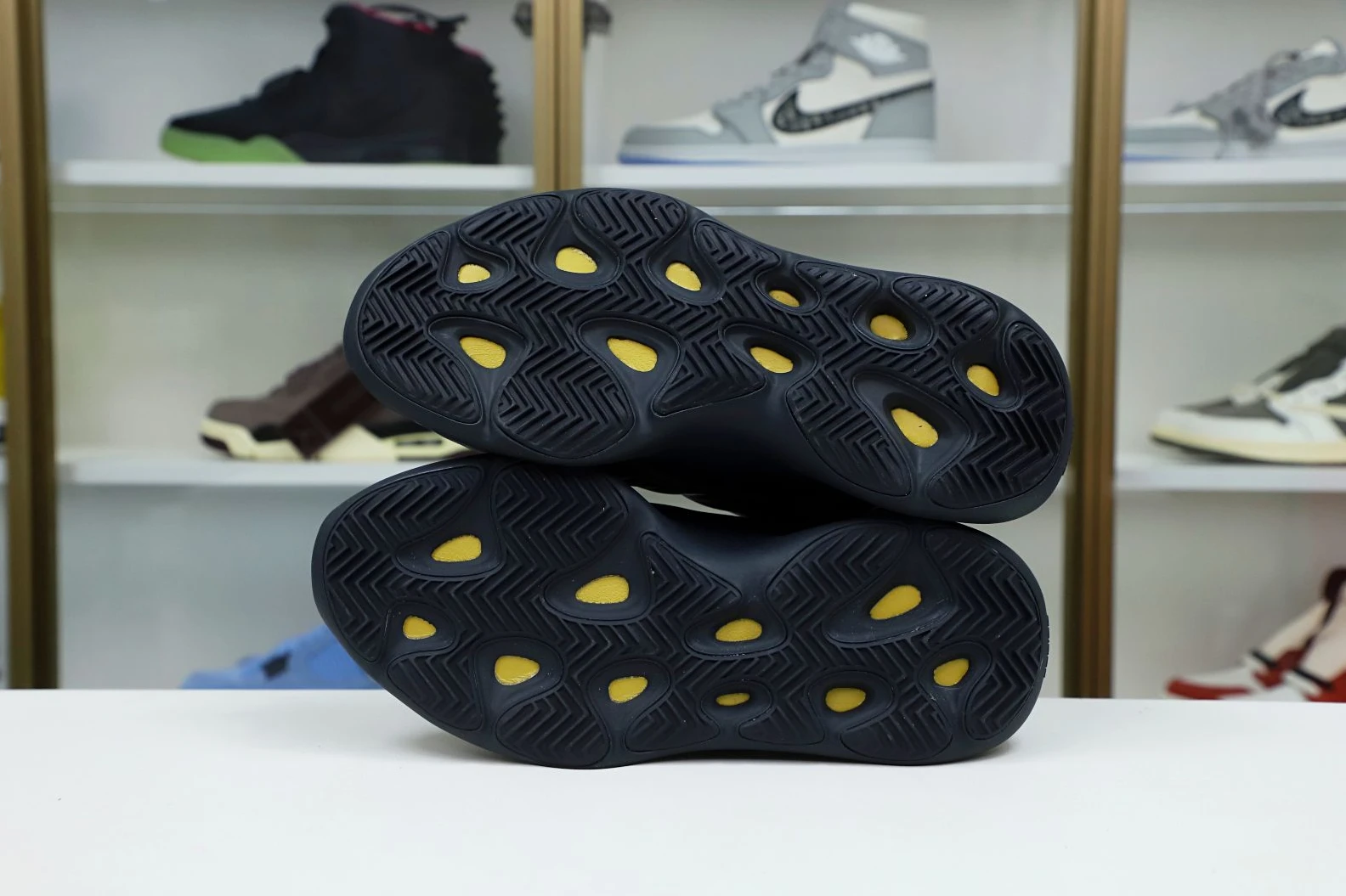 Kimikick YEEZY 700 V3 'ALVAH' GoodFit 72