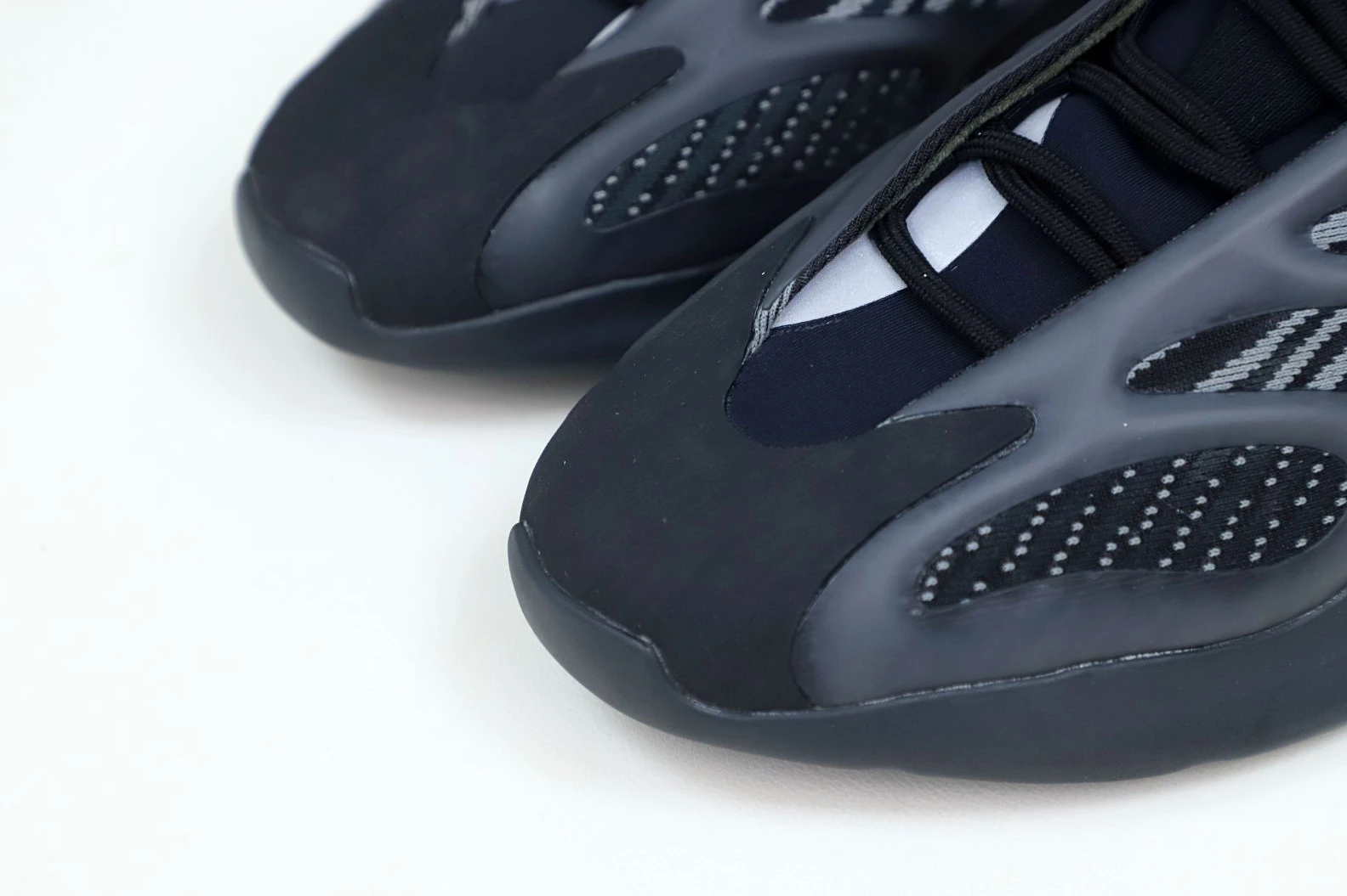 Kimikick YEEZY 700 V3 'ALVAH' GoodFit 72