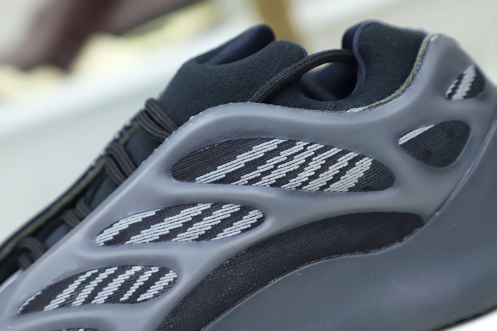 Kimikick YEEZY 700 V3 'ALVAH' GoodFit 72